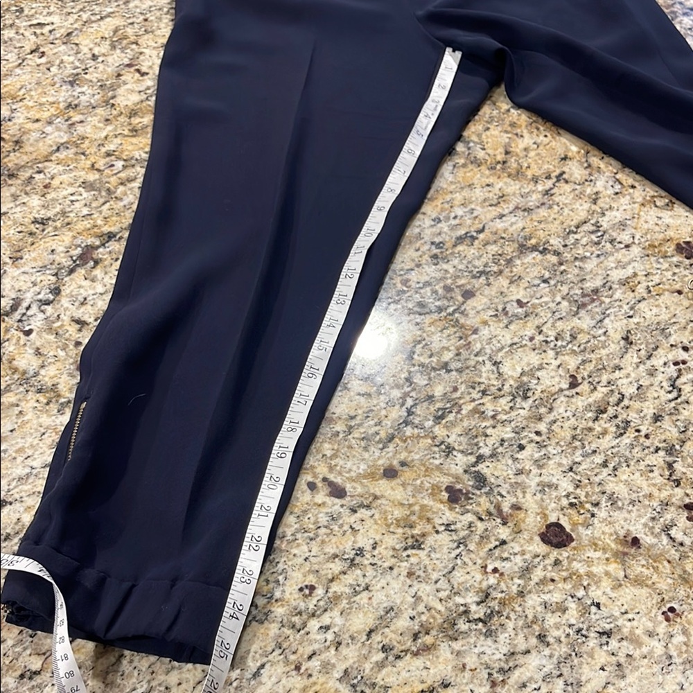 Black Loft Dress Jogger ✨ - Picture 2 of 9